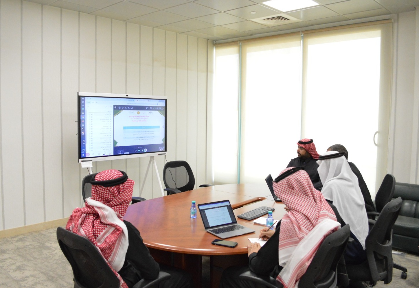 اجتماع اللجنة الدائمة للخطط والمناهج الدراسية