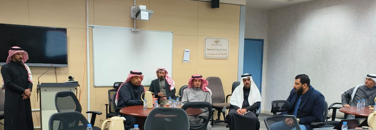 قسم اللغة العربية يقيم ورشة عمل ضمن خطة الكلية في الحصول على الاعتماد البرامجي