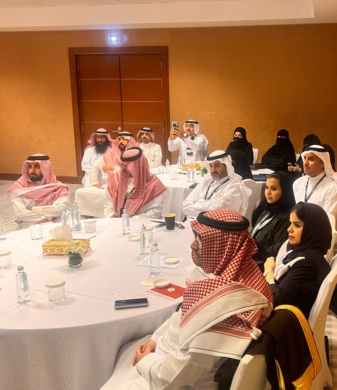 عميد كلية التمريض تزور جناح جامعة المجمعة المشارك في المعرض الدولي للتعليم EDGEx