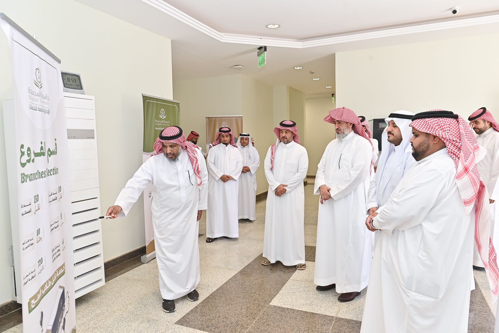 وكيل الجامعة للتنمية والاستثمار يتفقد عدد من مواقع حافلات النقل خلال فترة الاختبارات