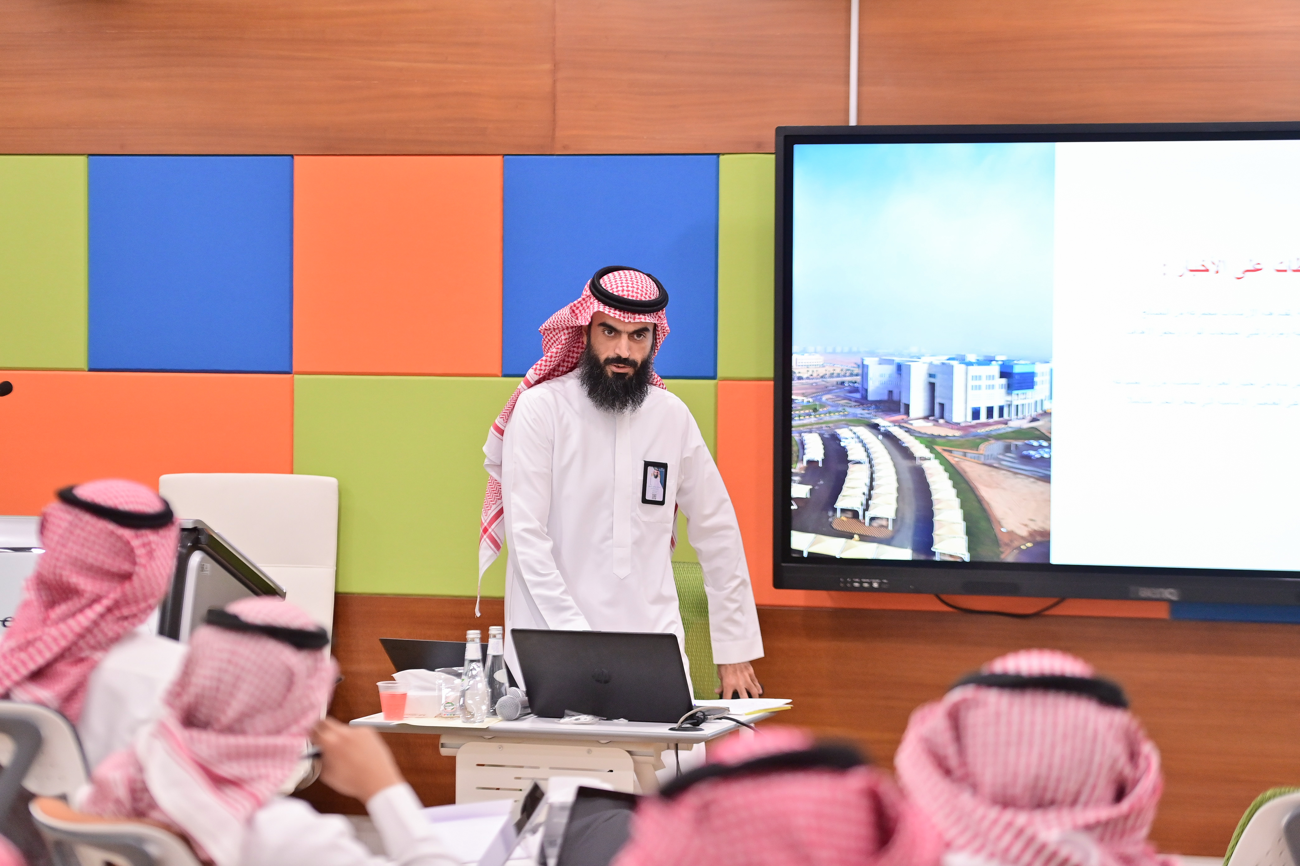 الإعلام وصناعة المحتوى البصري 