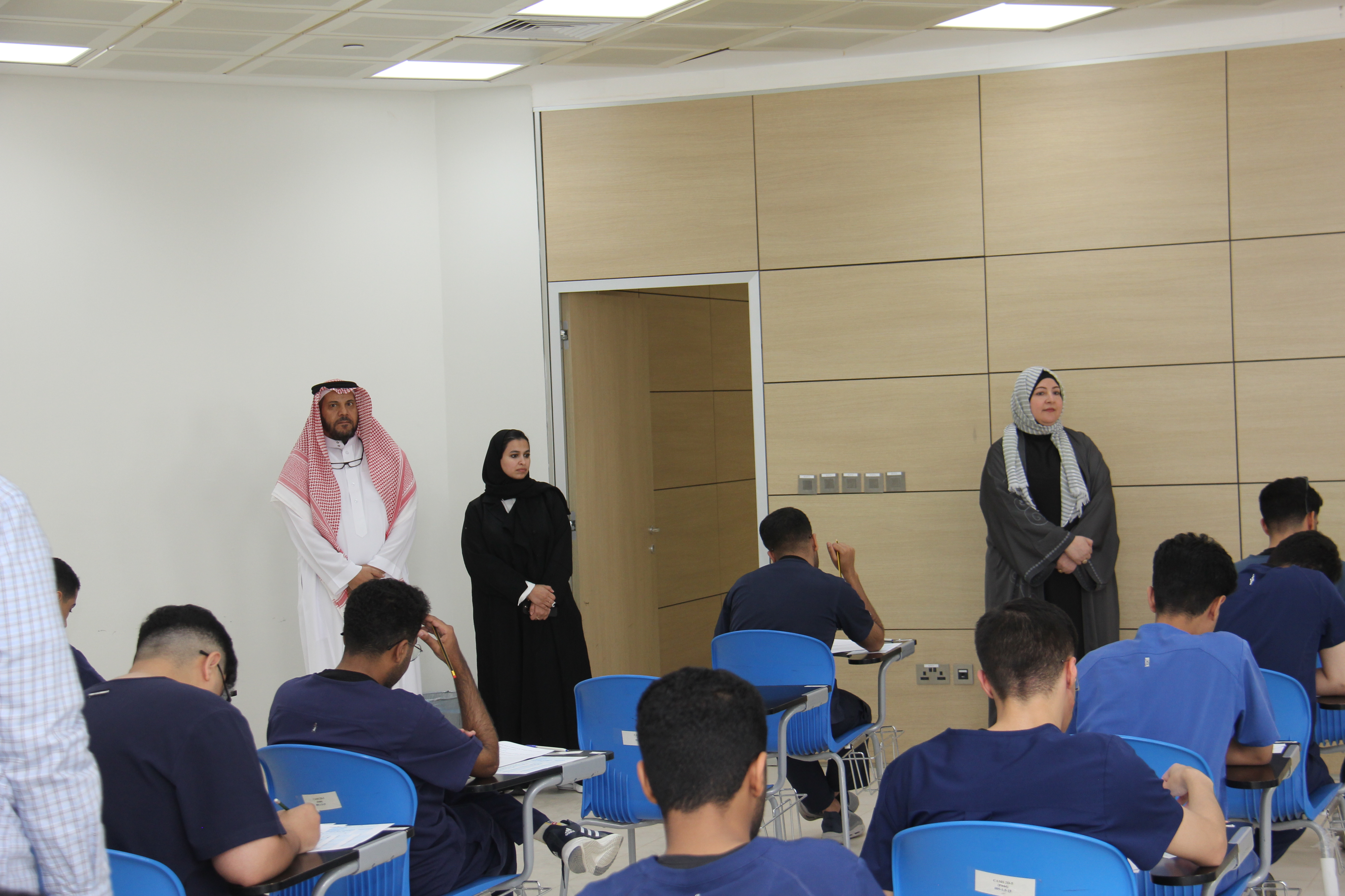 عميد كلية التمريض تتفقد سير الاختبارات النهائية للعام الجامعي 1446هـ