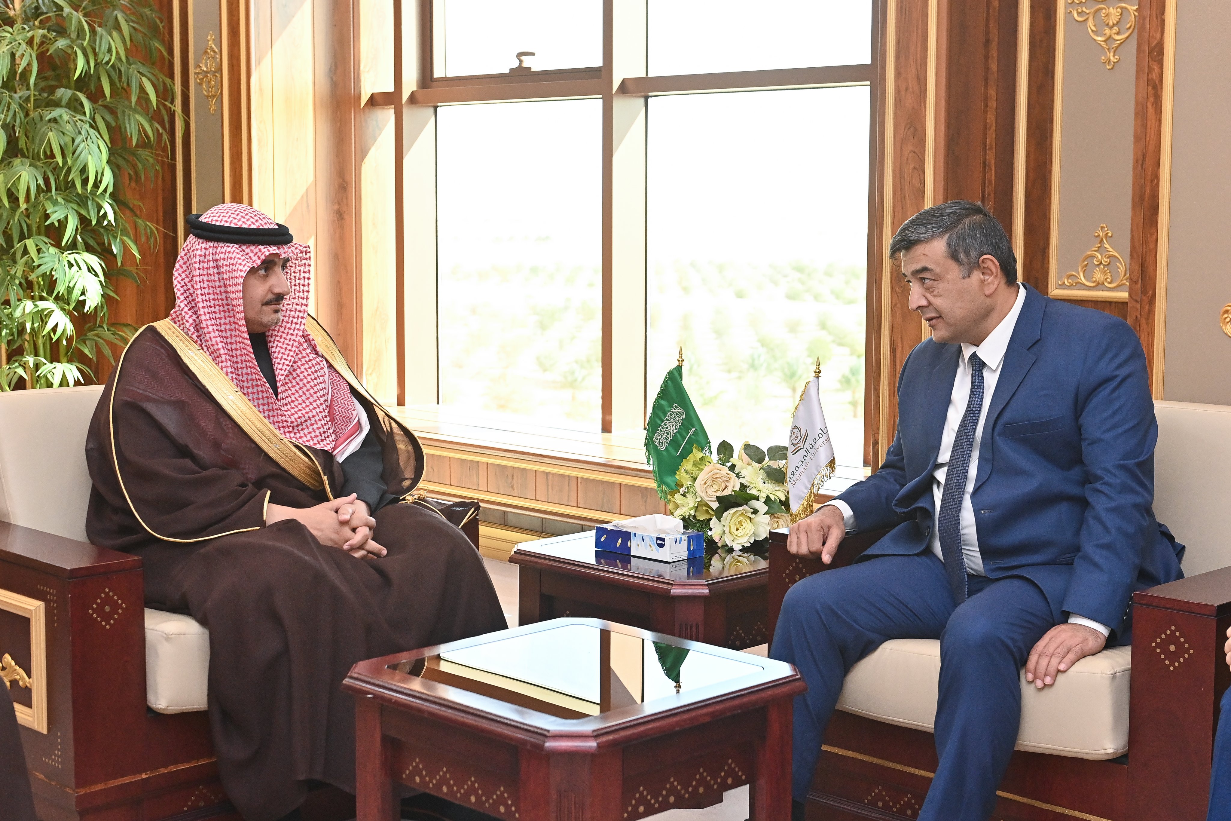 رئيس جامعة المجمعة أ.د. صالح بن عبدالله المزعل يستقبل سفير د…