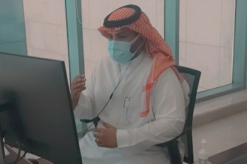 "الإدارة" تٌقيم برامج توعوية لطلاب وطالبات الجامعة