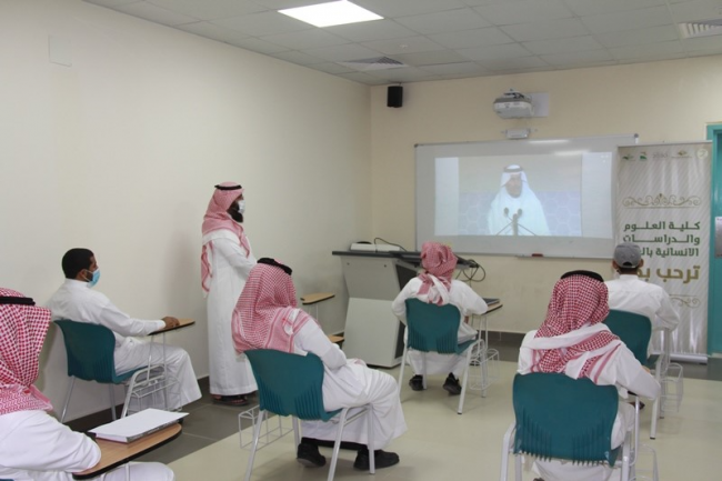 سعادة عميد الكلية يشرف على النقل المباشر  لسعادة رئيس جامعة 