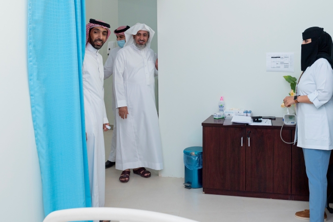 وكيل الجامعة يتفقد مقر الخدمات الطبية بالمدينة الجامعية بالمجمعة