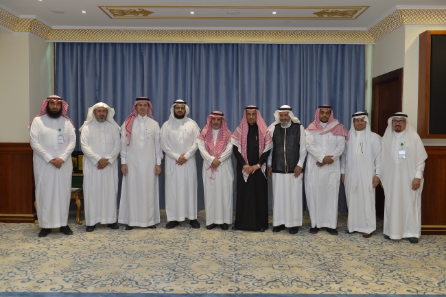 وفد من جامعة الملك عبدالعزيز يزور الجامعة 