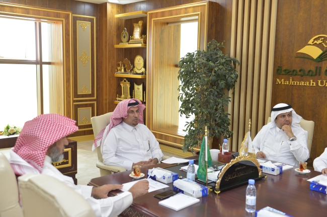 معالي رئيس الجامعة يدشن البوابة الإلكترونية لمركز ذكاء الأعمال