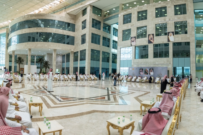 الجامعة تقيم حفل معايدة لمنسوبيها بمناسبة عيد الفطر المبارك 