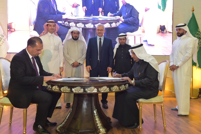 الجامعة توقع مذكرة تفاهم مع جامعة عجمان بالإمارات العربية المتحدة