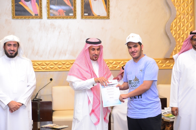 انطلاق المعسكر التقني الأول بكلية علوم الحاسب والمعلومات بالجامعة