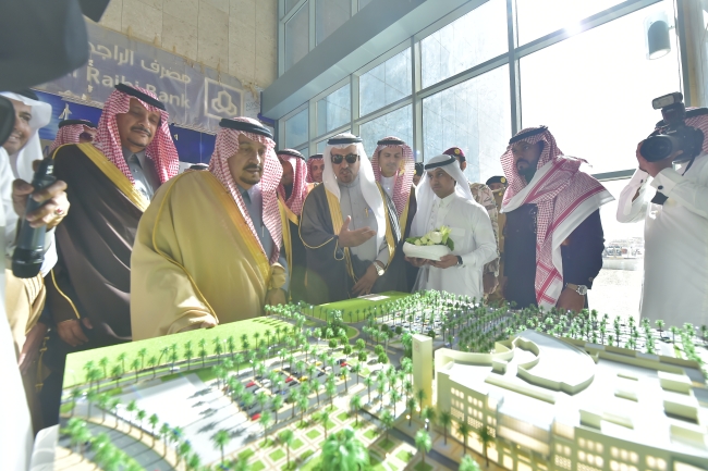 صاحب السمو الملكي الأمير فيصل بن بندر –أمير منطقة الرياض- يرعى حفل الجامعة بمناسبة حصولها على الاعتماد الأكاديمي المؤسسي الكامل ، ويفتتح عدداً من المشاريع 