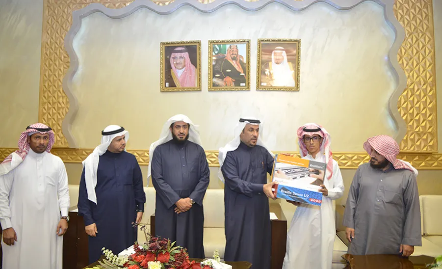 SPECIAL NEEDS STUDENTS RECEIVE THE 4TH BATCH OF E-LEARNING MATERIALS  -  