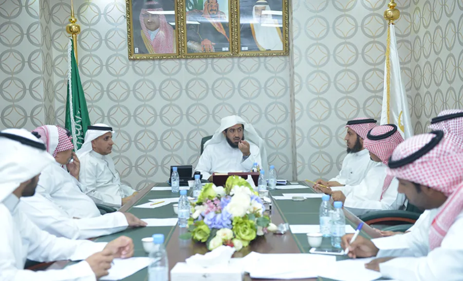 The Committee of Furnishing and Equipping Urgent Buildings Resumes Meetings  -  