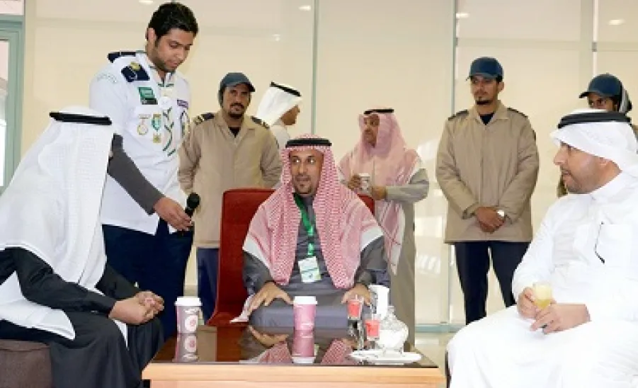 معالي مدير الجامعة يتفقد الخدمات الغذائية التي تقدمها عمادة شؤون الطلاب - 