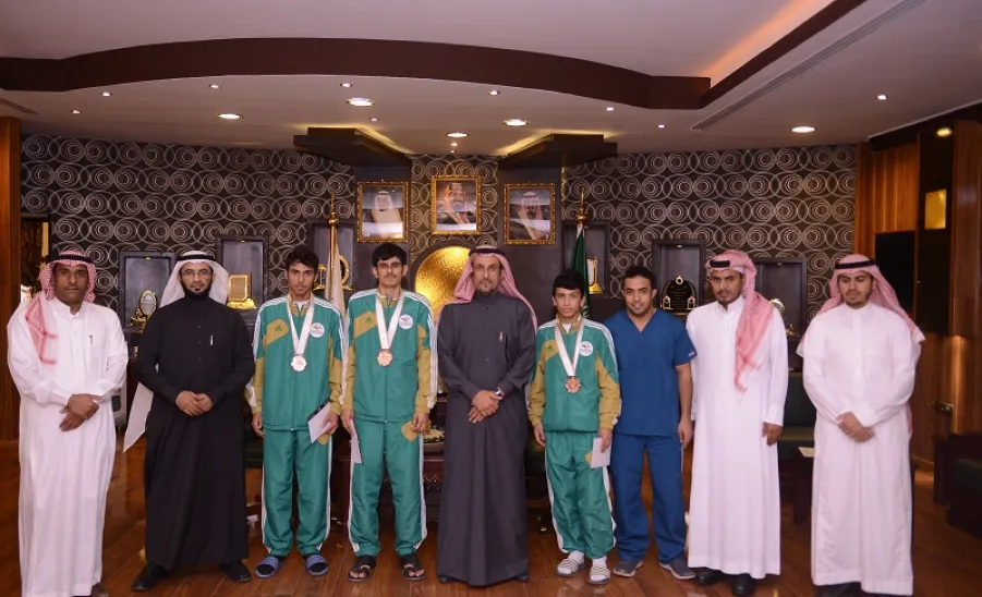 معالي مدير الجامعة يكرم ابطال منتخب الجامعة لألعاب القوى - 