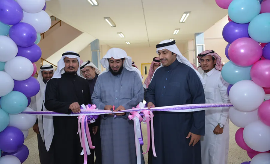 Vice Rector Inaugurates a Project to Modernize Laboratories for Female Depardtments in the College of Education and discusses the needs of the college -  