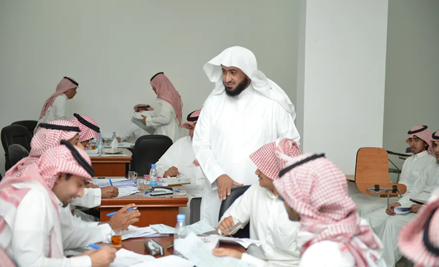 HE the Vice Rector the head of the promotions and competitions Committee looks after the work flow of the conformity committees of the jobs competition Rummah -  