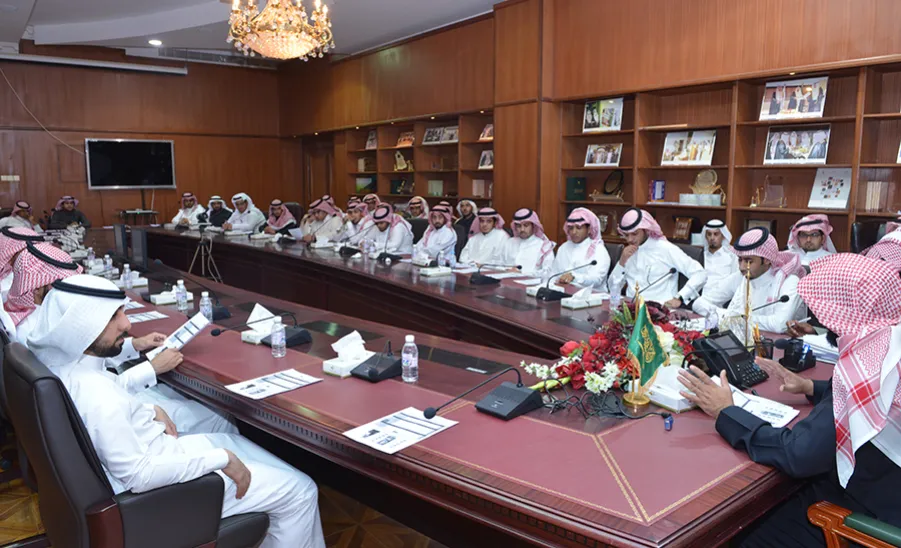The Vice Rectorship Held a Meeting for its Employees and the Deanship of E-Learning and Distance Learning employees -  