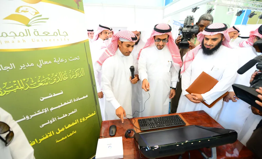 His Excellency the Rector Inaugurated the First Phase of the Virtual Laboratories Project at the Deanship of E-learning and Distance Learning  -  