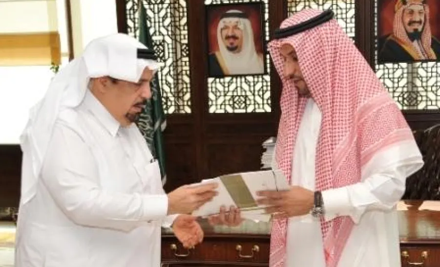 After Viewing the Third Annual Report of the Deanship of E-learning and Distance Learning: His Excellency the Minister of Higher Education Expresses his Gratitude to the Rector -  