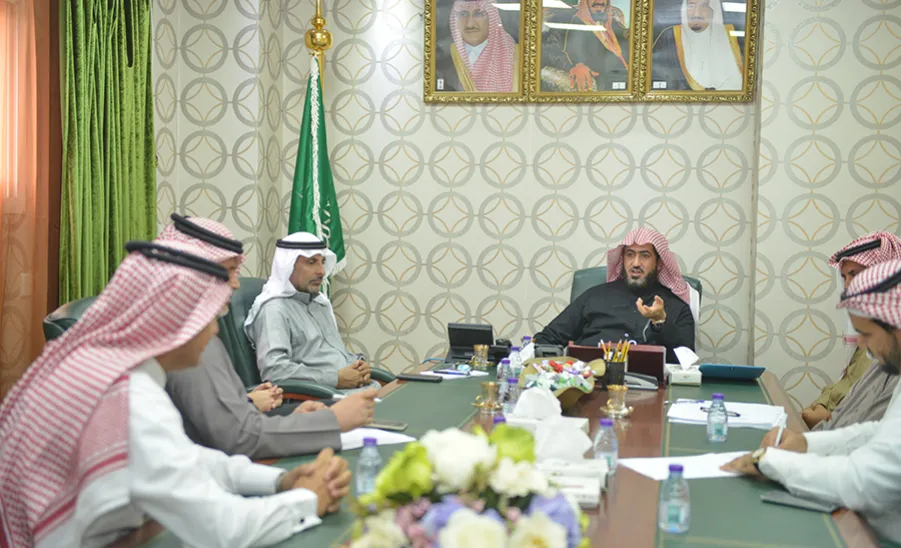  VICE-RECTOR HOLDS A MEETING  -  