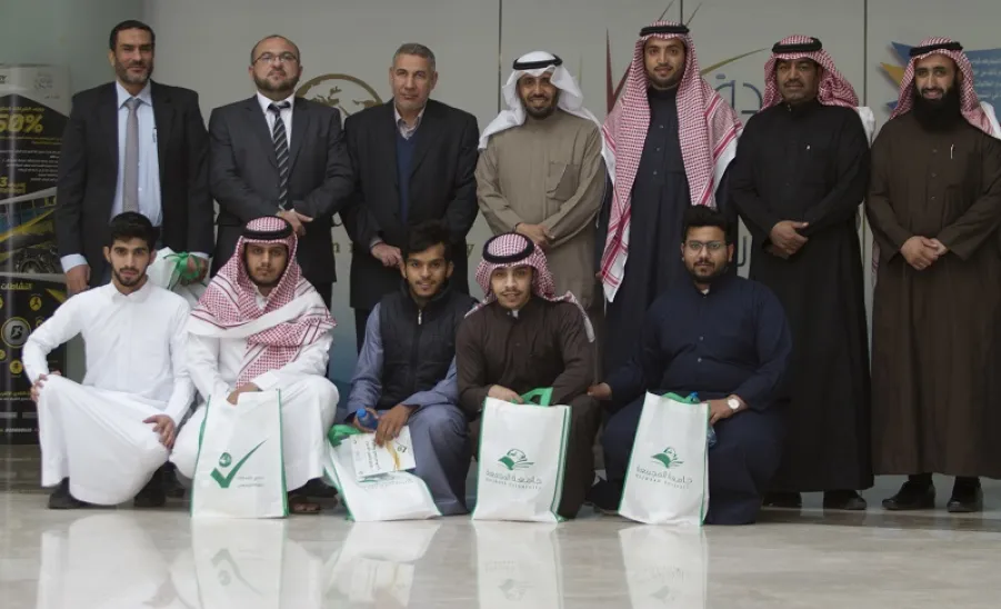 طلاب كلية التربية بالمجمعة في ضيافة نادي أصدقاء نزاهة الجامعي - 