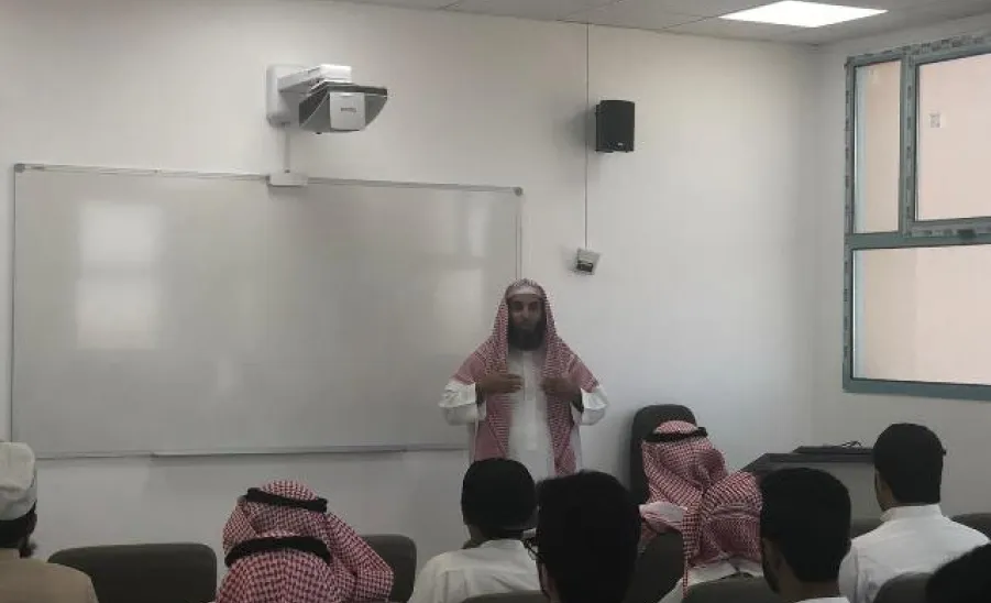 The Intellectual Awareness Unit at the College of Engineering organized an awareness-raising lecture for students entitled "Preserving the Prophet's Sunnah from the doubts of deviants -  