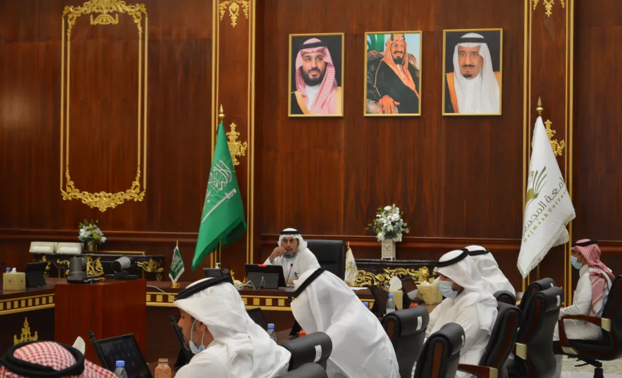 د.العبودي يترأس اجتماع لجنة الشؤون الاكاديمية -  .