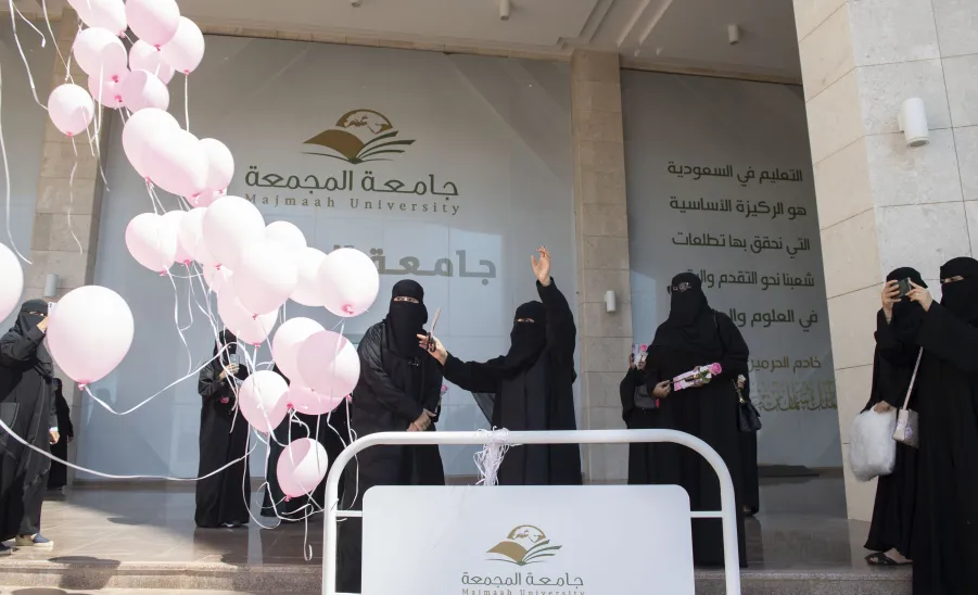 الجامعة تقيم حملة الكشف المبكر عن سرطان الثدي -  ]U,M