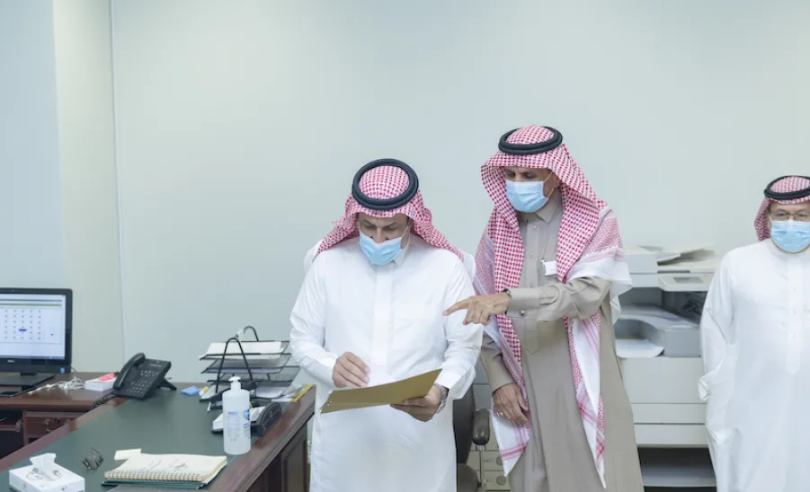 معالي رئيس الجامعة الدكتور خالد بن سعد المقرن يقوم بزيارة للإدارة العامة للشؤون الإدارية والمالية - ]U,M