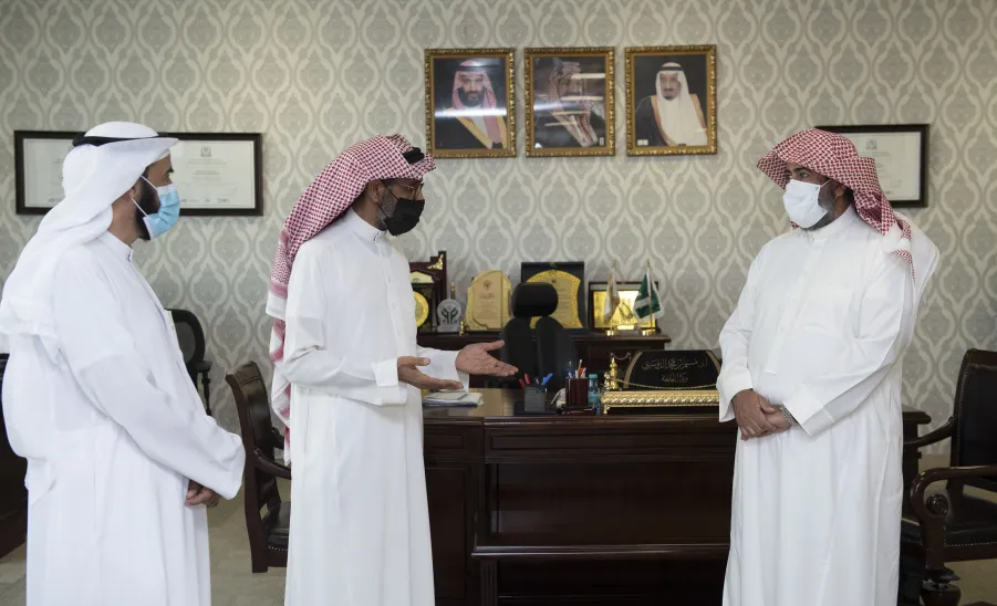  وكيل الجامعة يستقبل فريق المسؤولية الاجتماعية بنادي الفيصلي -   وكيل الجامعة يستقبل فريق المسؤولية الاجتماعية بنادي الفيصلي