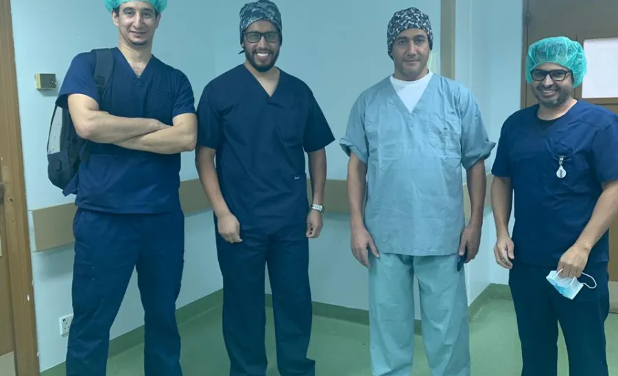 في إنجاز طبي متقدم لأحد أعضاء هيئة التدريس بالجامعة : إجراء أول عملية جراحية تعمل خارج المستشفيات المتخصصة باستخدام المثبت الخارجي ( اليزاروف ) عبر التقنية البرمجية لتعديل وتطويل العظام      - ]U,M