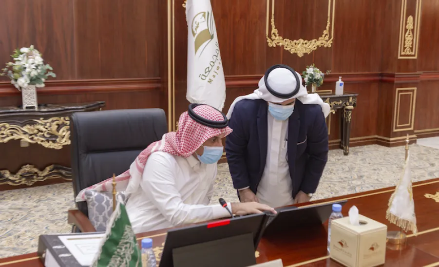 الجامعة تطلق برنامج القياس الإلكتروني لمؤشرات الأداء - ]U,M