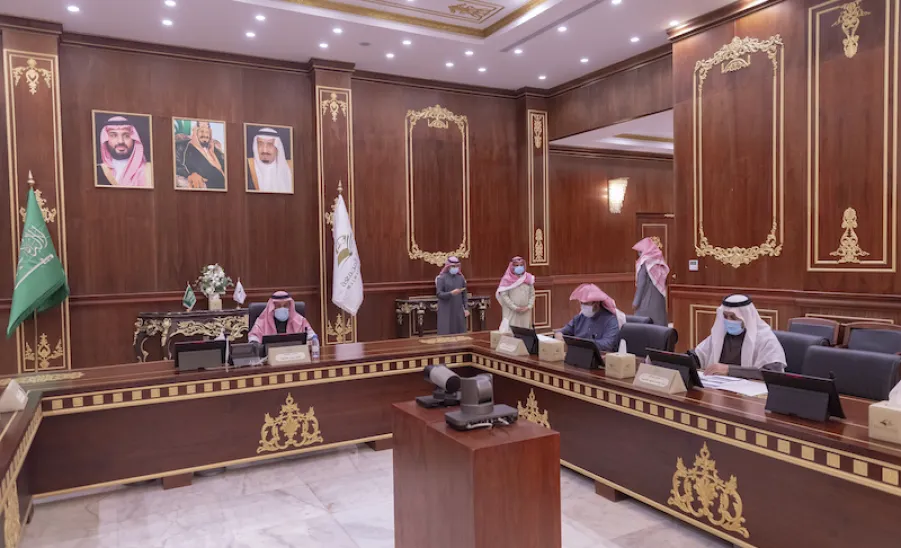 مجلس الجامعة يعقد جلسته الخامسة للعام الجامعي 1441/1442هـ - ]U,M