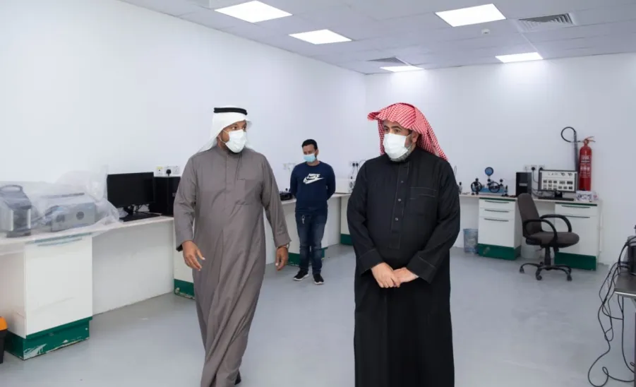 وكيل الجامعة يتابع اعمال جاهزية مختبر الفحص والمعايرة للتدقيق الخارجي للاعتماد الخليجي -  وكيل الجامعة يتابع اعمال جاهزية مختبر الفحص والمعايرة 