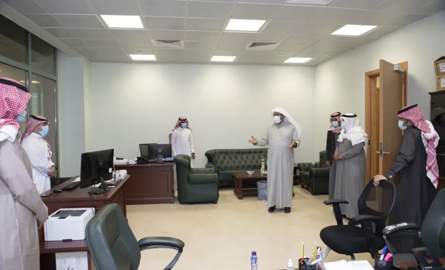 وكيل الجامعة يزور مركز الوثائق والمحفوظات -  وكيل الجامعة يزور مركز الوثائق والمحفوظات