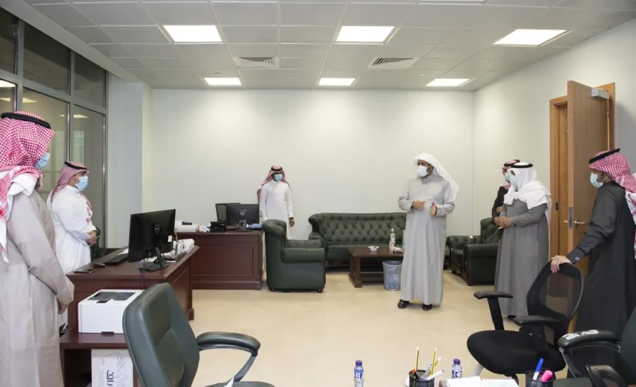 وكيل الجامعة يزور مركز الوثائق والمحفوظات -  وكيل الجامعة يزور مركز الوثائق والمحفوظات