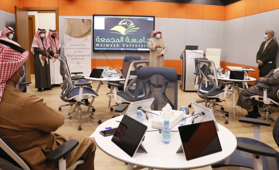 وكيل الجامعة يُكّرم المشاركين في ورشة " آليات توثيق المنجزات للمنشاَت المجتمعية"