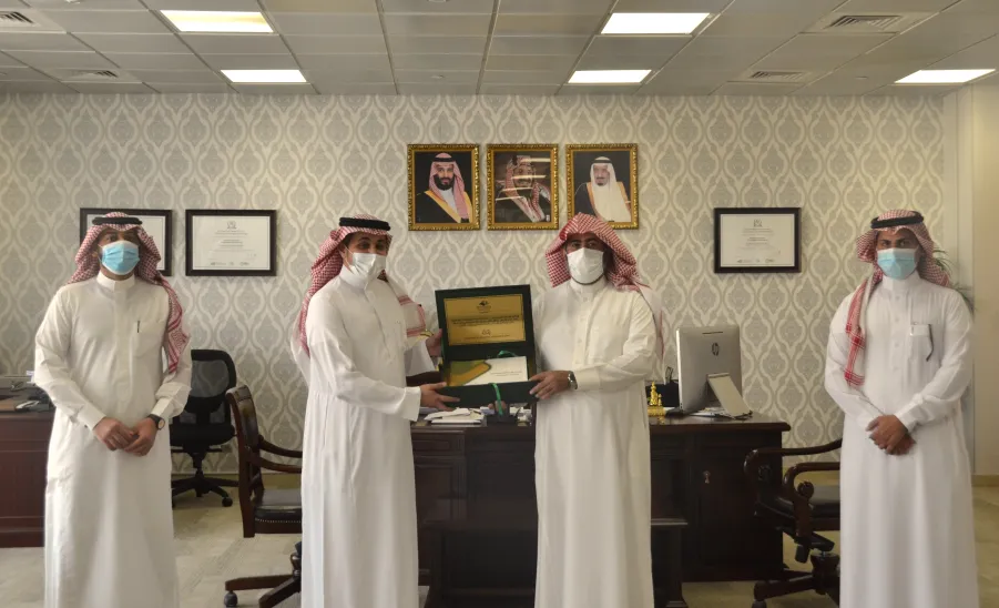 وكيل الجامعة يطلع على تقرير إنجازات عمادة تقنية المعلومات -  وكيل الجامعة يطلع على تقرير إنجازات عمادة تقنية المعلومات