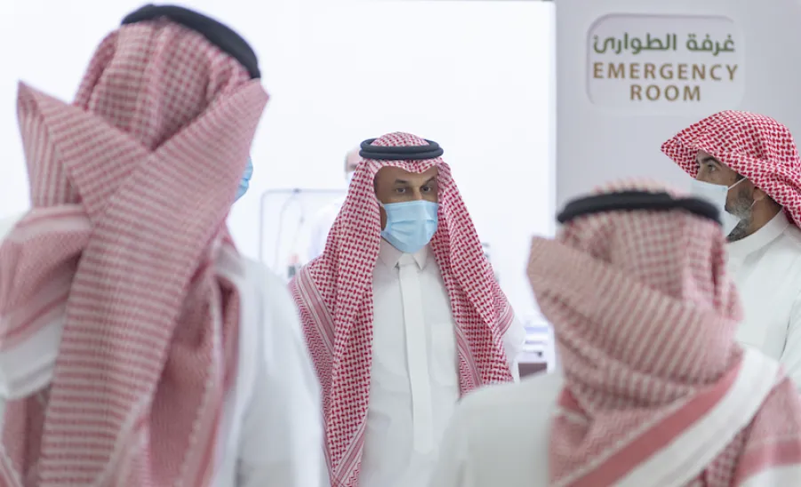 معالي رئيس الجامعة يفتتح مركز لقاحات كورونا الخاص بمنسوبي الجامعة وذويهم - الجامعة