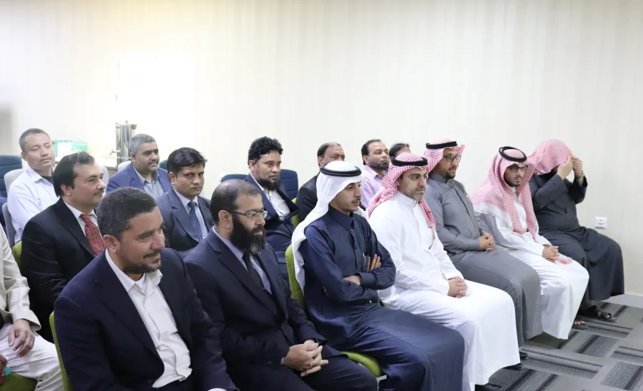 كلية علوم الحاسب والمعلومات CCIS منسوبيها من أعضاء هيئة التدريس الذين حققوا التميز في مجاليالتدريس والبحث العلمي، والتميز في مجال العمل الإداري من الهيئة الإدارية - 1