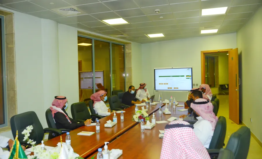 سعادة وكيل الجامعة يرأس اجتماع مناقشة بناء المنصة الإلكترونية للتدريب - سعادة وكيل الجامعة يرأس اجتماع مناقشة بناء المنصة الإلكترونية للتدريب 