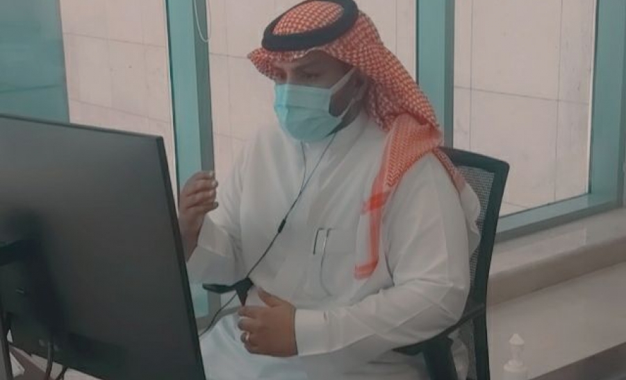 "الإدارة" تٌقيم برامج توعوية لطلاب وطالبات الجامعة