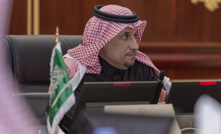 بمناسبة مرور عام على تطبيق التعليم عن بعد :  معالي رئيس الجامعة يرفع  شكره وتقديره لمقام خادم الحرمين الشريفين وولي عهده الأمين - خالد بن سعد المقرن