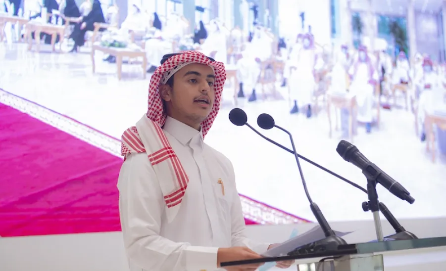 معالي رئيس الجامعة يكرم الفائزين في الملتقى الطلابي الثالث - 3