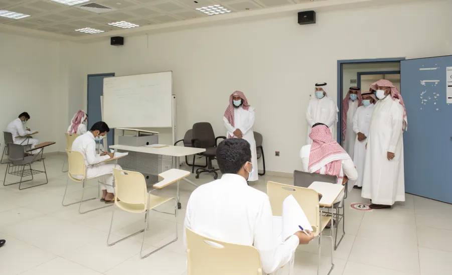 وكل الجامعة يقوم بجولة تفقدية لعدد من كليات الجامعة للاطلاع على جاهزية مقرات الاختبارات - وكل الجامعة يقوم بجولة تفقدية لعدد من كليات الجامعة للاطلاع على جاهزية مقرات الاختبارات