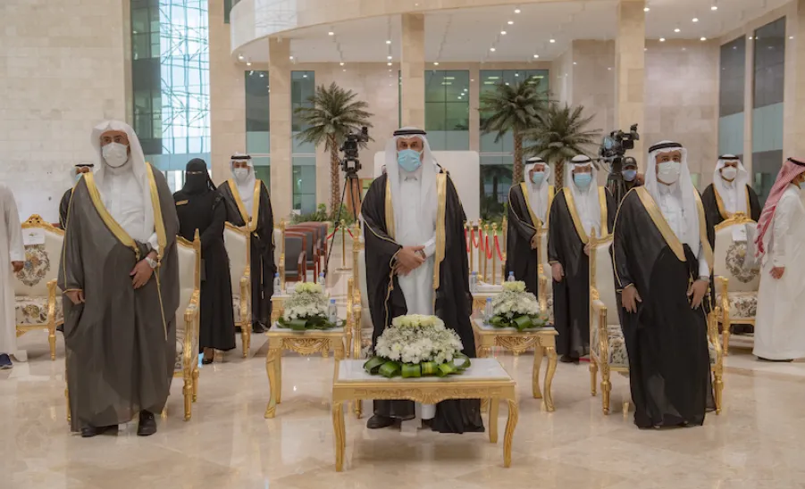 برعاية صاحب السمو الملكي الأمير فيصل بن بندر أمير منطقة الرياض : الجامعة تقيم حفل تخريج الدفعة الحادية عشرة والثانية عشرة من طلابها -  الجامعة