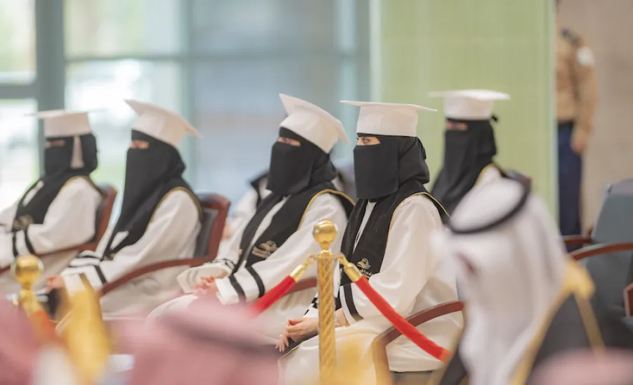 برعاية صاحب السمو الملكي الأمير فيصل بن بندر أمير منطقة الرياض : الجامعة تقيم حفل تخريج الدفعة الحادية عشرة والثانية عشرة من طلابها -  الجامعة