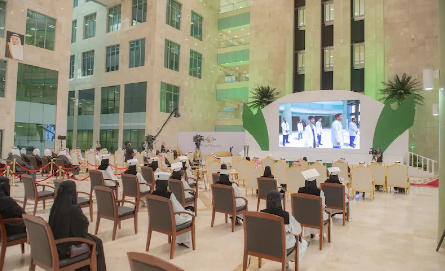 برعاية صاحب السمو الملكي الأمير فيصل بن بندر أمير منطقة الرياض : الجامعة تقيم حفل تخريج الدفعة الحادية عشرة والثانية عشرة من طلابها -  الجامعة